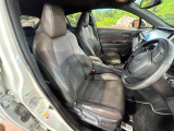 運転席シート廻りは使用感も少なく、良好な状態となっています。丁寧に使われていたことがよくわかりますね。