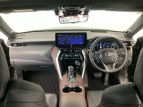 【前方視界】開放的な前方視界!運転がしやすく疲れにくいです♪窓が大きく、見通しがとっても良いおクルマですよ♪