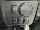 コーナーセンサーを車の前後に装備。障害物までの距離に応じて警告音を変えてお知らせ。縦列駐車時や駐車場・車庫などでの取り回しをサポートします。詳細は販売店スタッフまでおたずねください。