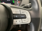 【アダプティブ・クルーズ・コントロール】予め設定した車速内でクルマが自動的に加減速。 前走車との適切な車間距離を維持しながら追従走行し、高速道路でのドライバーの疲労を軽減してくれる嬉しい機能付♪