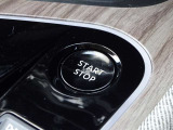 【プッシュスタート】キーが車内にあれば、エンジンの始動・停止はブレーキを踏んでスイッチを押すだけ!キーを取り出す手間を省き、ワンプッシュで操作するので簡単でスムーズ!