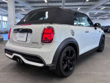 MINI自動車保険をご存知でしょか?万が一の事故の際、当社とMINI保険を引受している国内大手損保会社と連携して迅速に対応いたします。長期保険もお取り扱いしております。是非お話させてください。