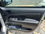 洗練されたデザインの運転席回りはドライビングの愉しさを予感させてくれます♪