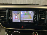 【アラウンドビューモニター】周囲を見渡せる映像で、スムースな駐車をサポートします