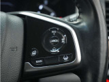 ◆アダプティブクルーズコントロール◆予め設定した車速内でクルマが自動的に加減速。前走車との適切な車間距離を維持しながら追従走行します。【LKAS】車線維持支援システムでステアリング操作を支援。