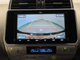 バックモニターついています!!駐車時も安心ですね^^