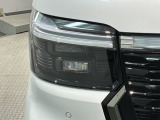 LEDヘッドライトは、点灯の瞬間から最大光量を発揮し、突然暗くなるトンネルなどでの安定感を高めます。