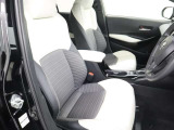 運転席の写真です!座り心地も良さそう、あなたのドライビングポジションをガッチリ支え、心地よい安心感で、ロングドライブもらくらく??