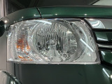 LEDヘッドライトは、点灯の瞬間から最大光量を発揮し、突然暗くなるトンネルなどでの安定感を高めます。