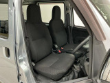 【運転席・助手席】内装ルームクリーニング済みです。しっかり綺麗にしていますので、是非、お確かめください。車に自信があるからこそ、是非一度ご来店頂き内外装も見てもらえると幸いです。