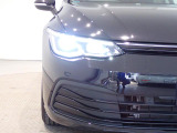 LEDヘッドライト自然光に近いLEDの光が明るく夜道を照らしドライバーの疲労と消費電力を軽減、