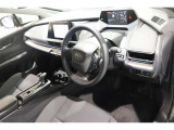 運転席から見たインパネ周りです。シートからはメーターはもちろん、広く周りを見渡せるフロントウィンド&インパネはリラックスして運転に集中することが出来ます!