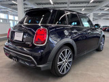 MINI自動車保険をご存知でしょか?万が一の事故の際、当社とMINI保険を引受している国内大手損保会社と連携して迅速に対応いたします。長期保険もお取り扱いしております。是非お話させてください。