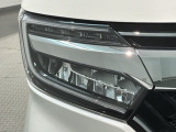 LEDヘッドライトは、点灯の瞬間から最大光量を発揮し、突然暗くなるトンネルなどでの安定感を高めます。