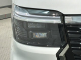 LEDヘッドライトは、点灯の瞬間から最大光量を発揮し、突然暗くなるトンネルなどでの安定感を高めます。