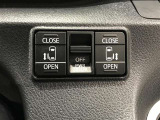 【両側パワースライドドア】スマートキーや運転席のスイッチで後席両側スライドドアの開閉が可能♪