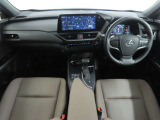レクサスは内装のデザイン、材質等にまで拘っています。是非一度実車をご覧ください!