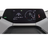 マルチインフォメーションディスプレイ付きのメーターです!エコ運転へ導く多彩な情報を表示してくれます。