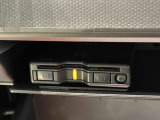 ETCカードを挿入することで高速道路を利用する際の支払いがキャッシュレスになったり、ETCスマートインターチェンジが利用できたり、とても便利なアイテムです!保証は修理保証のみとなります。