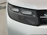 LEDヘッドライトは、点灯の瞬間から最大光量を発揮し、突然暗くなるトンネルなどでの安定感を高めます。