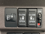 ■両側電動スライドドア■運転席脇のスイッチを押すだけで、両側それぞれのドアを開閉することが出来ます!お子様の送迎時などに便利ですね♪