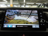 バックカメラの画像です。ガイドラインがスムースな車庫入れをサポートいたします!車庫入れの安心感がアップしますね☆