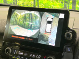 【パノラミックビューモニター】専用のカメラにより、上から見下ろしたような視点で360度クルマの周囲を確認することができます☆死角部分も確認しやすく、狭い場所での切り返しや駐車もスムーズに行えます。