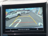【バックカメラ】駐車時に後方確認もできますので、大きなお車が不安なお客様でも安心してお乗り頂けます。
