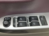 全席パワーウインドです。ドアミラーの格納調整も行えます!