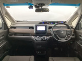 【前方視界】開放的な前方視界!運転がしやすく疲れにくいです♪窓が大きく、見通しがとっても良いおクルマですよ♪