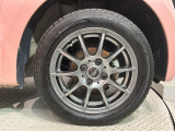 ご納車までの期間ですが、県内のお客様は1,2週間、県外のお客様は2,3週間ほどでご納車が可能となります。但し、お支払いや書類の状況によっては多少の前後もありますので、その際には何卒ご了承下さい。