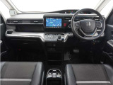 ◆視界広々で非常に運転しやすくロングドライブでも疲れを感じさせないすっきりとまとまったインパネ周りです。