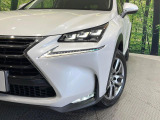 【三眼LEDヘッドライト】スタイリッシュな見た目の三眼LEDヘッドライトを装備♪スタイルだけでなく、夜間の走行も視界良好で安心してお乗りいただけます。