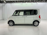 両側パワースライドドア付きだから、狭い駐車スペースなどでの 乗り降りラクラク!小さなお子さまのいるご家庭には嬉しい装備。