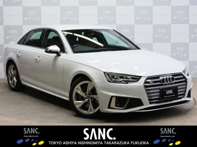 アウディ S4 