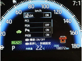 とっても見やすいメーターです。夜間時はラグジュアリーな気分にさせてくれる照明が魅力ですので、夜のドライブも楽しみになりますよ♪