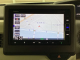 ナビゲーションはフルセグTV対応のGathers純正メモリーナビを搭載しています。Bluetoothオーディオ機能がありますので、スマートフォンなどの音楽も再生できます。