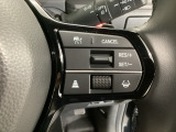 【アダプティブ・クルーズ・コントロール】予め設定した車速内でクルマが自動的に加減速。 前走車との適切な車間距離を維持しながら追従走行し、高速道路でのドライバーの疲労を軽減してくれる嬉しい機能付♪