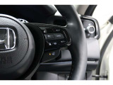 Hondaセンシングの機能のひとつ、アダプティブクルーズコントロール付!アクセルから足を離しても設定したスピードと前車との車間を保ち走行してくれます!車線維持もアシスト☆高速道路で疲労軽減ですね☆