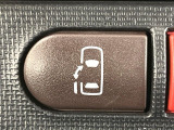 【パワースライドドア】スマートキーや運転席のスイッチでスライドドアの開閉が可能♪電動だから力を入れてドアを開ける必要が無く、小さいお子様でも、重い荷物を持っている時もラクに開け閉めできます♪