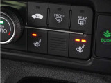 ◆アダプティブクルーズコントロール◆予め設定した車速内でクルマが自動的に加減速。前走車との適切な車間距離を維持しながら追従走行します。【LKAS】車線維持支援システムでステアリング操作を支援。