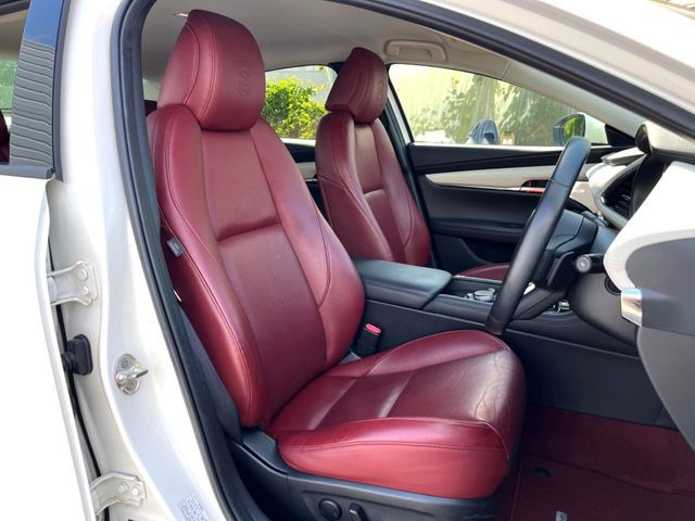 マツダ MAZDA3セダン 2.0 20S 100周年特別記念車 の中古車詳細 (42,680