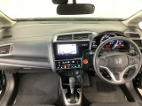 【前方視界】開放的な前方視界!運転がしやすく疲れにくいです♪窓が大きく、見通しがとっても良いおクルマですよ♪