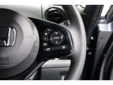 Hondaセンシングの機能のひとつ、アダプティブクルーズコントロール付!アクセルから足を離しても設定したスピードと前車との車間を保ち走行してくれます!車線維持もアシスト☆高速道路で疲労軽減ですね☆