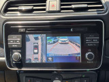 車を空から見たような映像が映る、アラウンドビューモニターで車両周辺の安全確認も一目でできます!小さなお子様や障害物も確認できるので、運転のし易さだけではなく事故防止にも役立ちます♪