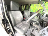 運転席シート廻りは使用感も少なく、良好な状態となっています。丁寧に使われていたことがよくわかりますね。