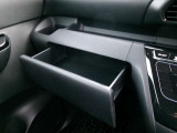 上段グローブボックス。収納充実。