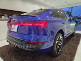斜め後ろからのイメージになります。はっきりとしたボディラインが、出勤時などお車を動かす時から所有感を高めてくれます!