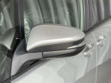 ウィンカー付きドアミラー。対向車や後続車も気付きやすいので安心につながります