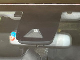 【トヨタセーフティセンス】走行中に前方の車両等を認識し、衝突しそうな時は警報とブレーキで衝突回避と被害軽減をアシスト。より安全にドライブをお楽しみいただけます。